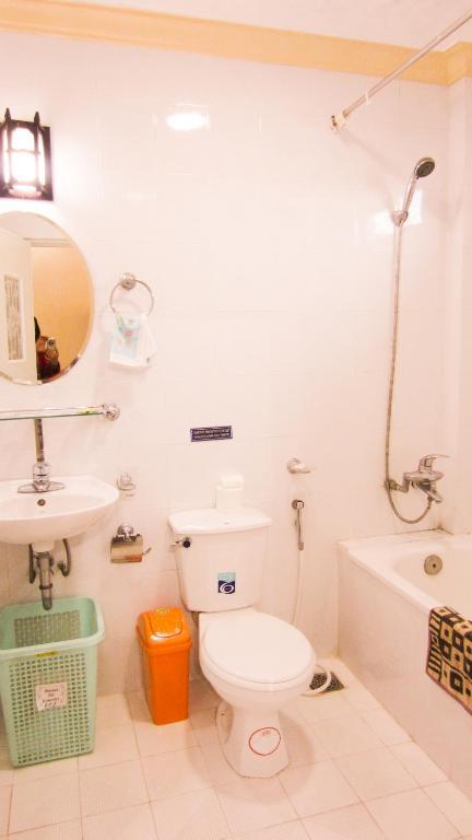 Binh Minh Sunrise Hue Hotel Стая снимка