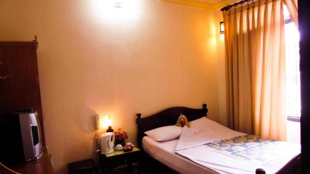 Binh Minh Sunrise Hue Hotel Стая снимка